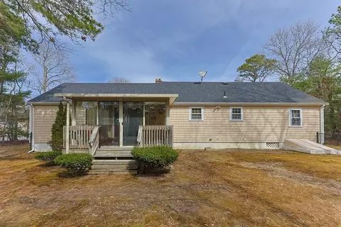 95 Anchor Ln, Cotuit, MA 02635 photo 4