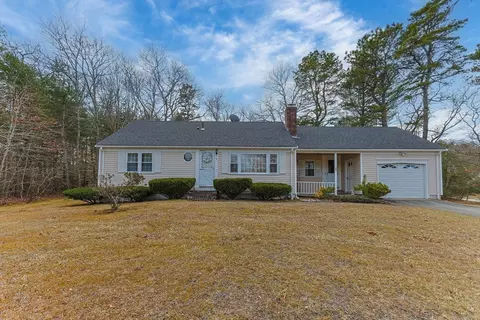 95 Anchor Ln, Cotuit, MA 02635 photo 5