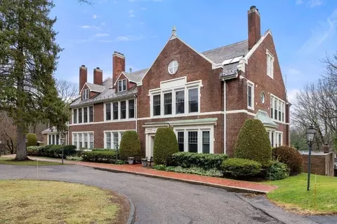 63 Garden Rd #C4, Wellesley, MA 02481