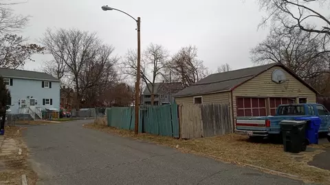 68 Ashley St, Springfield, MA 01105 photo 9