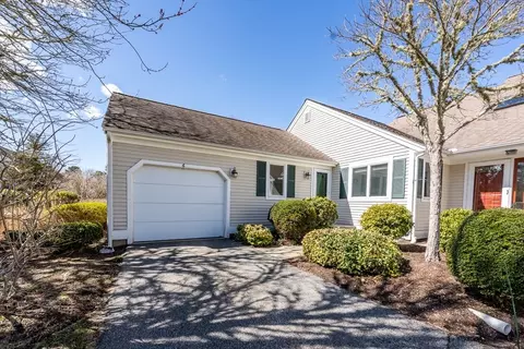 6 Masters Ct #465, Mashpee, MA 02649