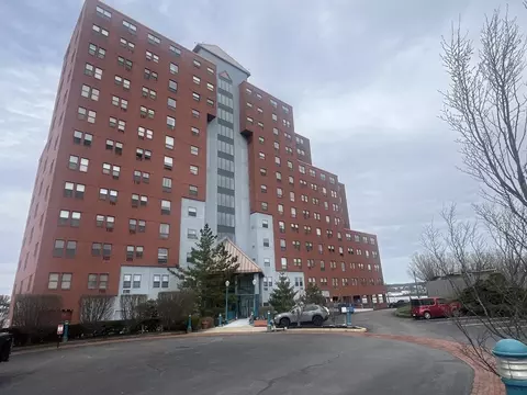 750 Davol St #122, Fall River, MA 02720