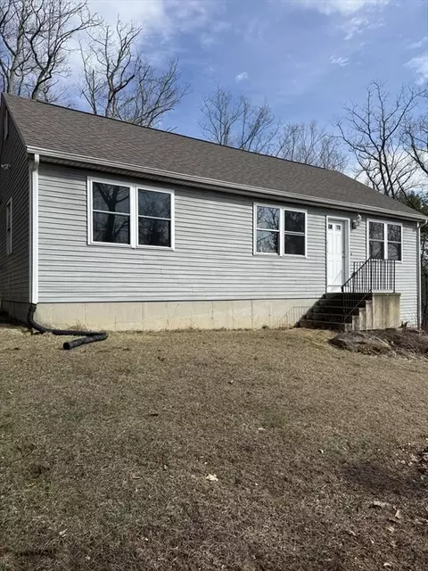 335 Mashapaug Rd, Holland, MA 01521