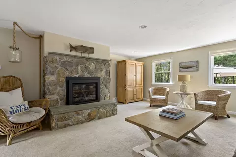 21 Eldridge St, Bourne, MA 02532 photo 5