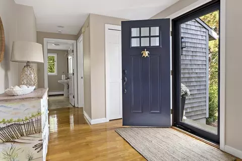 21 Eldridge St, Bourne, MA 02532 photo 3