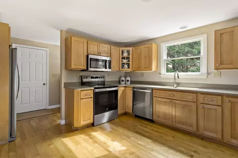 21 Eldridge St, Bourne, MA 02532 photo 10
