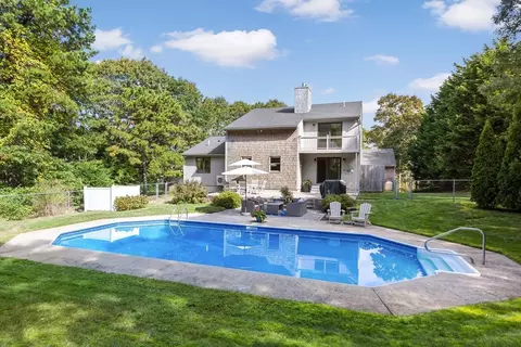 21 Eldridge St, Bourne, MA 02532