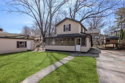 66 Shore Dr, Auburn, MA 01501