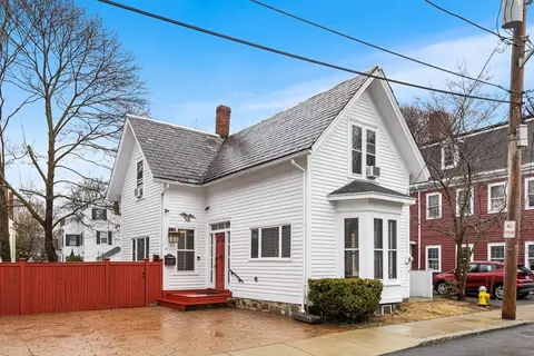 17 Fowler St, Salem, MA 01970