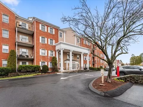 70 Weatherly #108, Salem, MA 01970