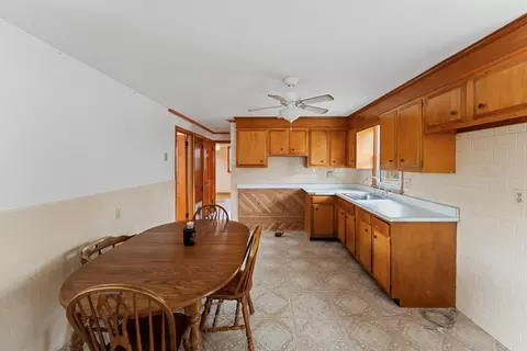 38 Orton St, Worcester, MA 01604 photo 8