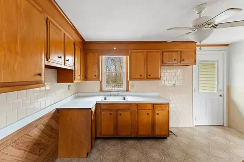 38 Orton St, Worcester, MA 01604 photo 9