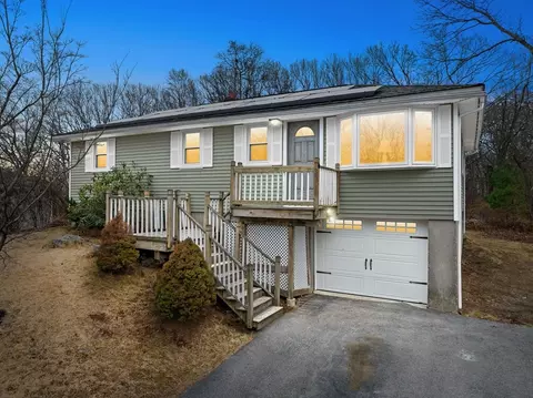 38 Orton St, Worcester, MA 01604