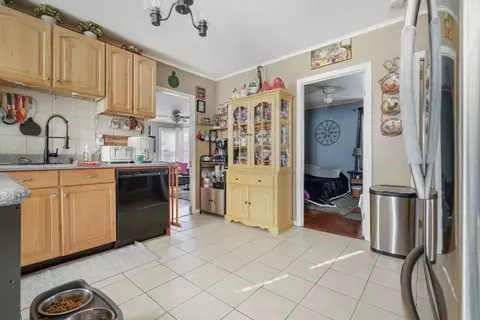 107 Danforth, Fall River, MA 02720 photo 14