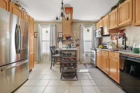 107 Danforth, Fall River, MA 02720 photo 11