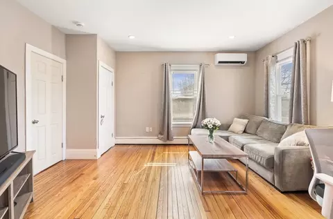 47 Woodlawn St, Everett, MA 02149 photo 4