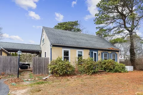 57 Beth Ln, Barnstable, MA 02601