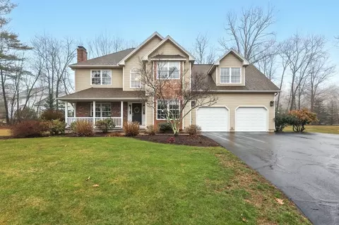 4 Trillium Ln, Southwick, MA 01077