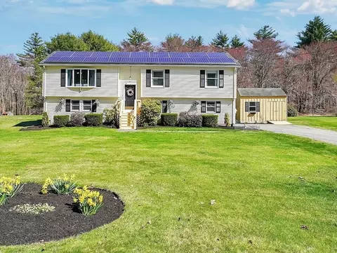 21 Autumn Ln, Belchertown, MA 01007