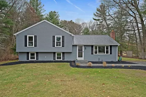 7 Birchwood Rd, Hanover, MA 02339