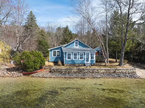 10 Glenwood Rd, Pembroke, MA 02359