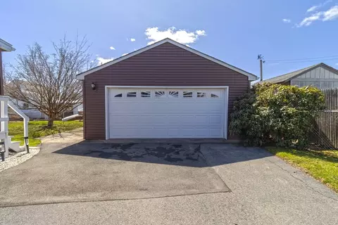 39 Polaski Ave, Chicopee, MA 01013 photo 23