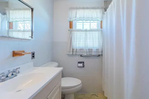 39 Polaski Ave, Chicopee, MA 01013 photo 19