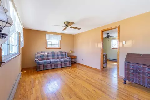 39 Polaski Ave, Chicopee, MA 01013 photo 13