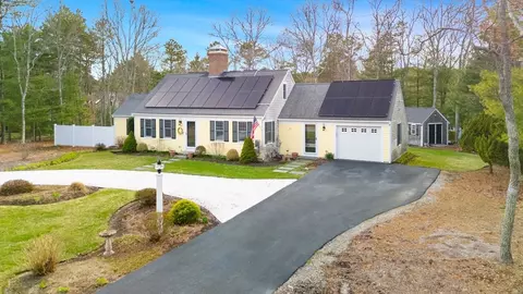 268 Winding Cove Rd, Marstons Mills, MA 02648