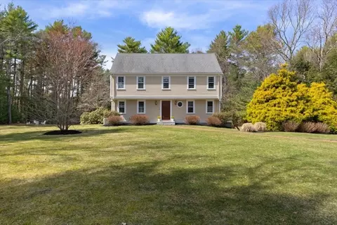 8 Colonial Dr, Duxbury, MA 02332