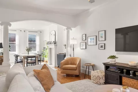 145 Charles St #3, Boston, MA 02114