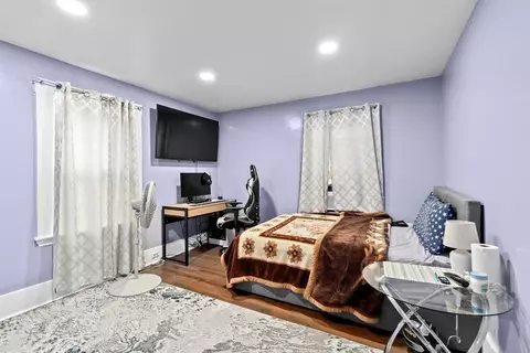 Bedroom - 94 Main St, Acton, MA 01720 photo 4 of 6