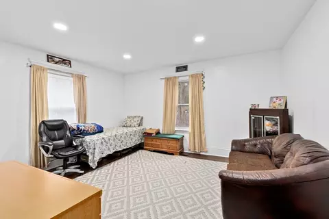 Bedroom - 94 Main St, Acton, MA 01720 photo 2 of 6