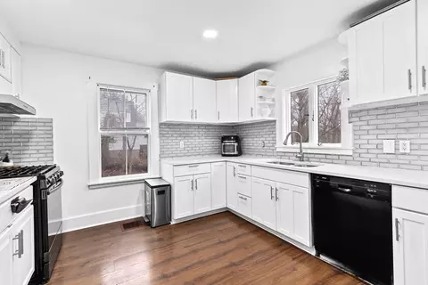 Kitchen - 94 Main St, Acton, MA 01720 photo 2 of 3
