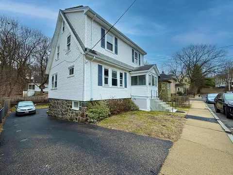 94 Hawthorne St, Roslindale, MA 02131