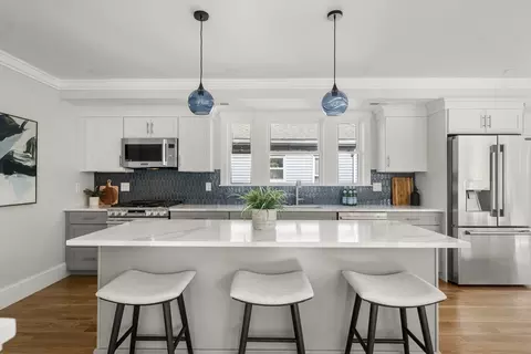 37-39 Governor Winthrop Rd #2, Somerville, MA 02145