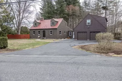88 Mechanic St, Amherst, MA 01002