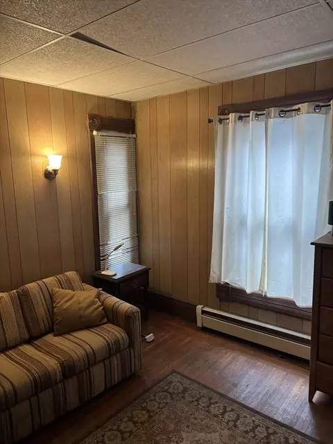 Bedroom - 123 Buckingham St, Springfield, MA 01109 photo 3 of 4
