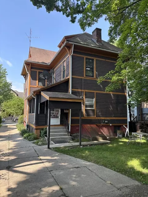 Exterior - 123 Buckingham St, Springfield, MA 01109 photo 4 of 7