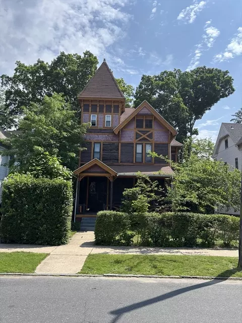 Exterior - 123 Buckingham St, Springfield, MA 01109 photo 2 of 7