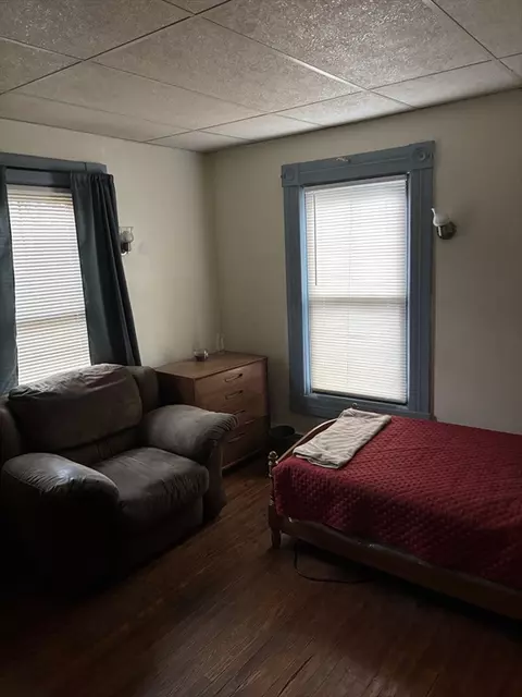 Bedroom - 123 Buckingham St, Springfield, MA 01109 photo 2 of 4
