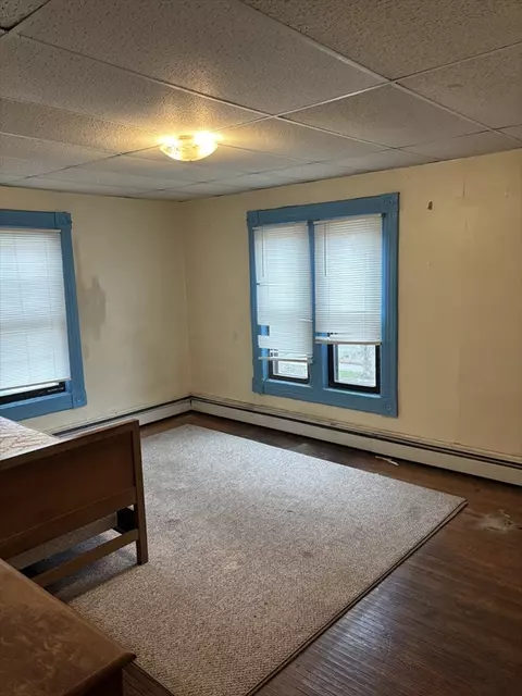 Bedroom - 123 Buckingham St, Springfield, MA 01109 photo 4 of 4