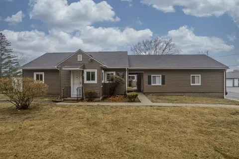 72 Lynwood Dr #72, Chicopee, MA 01022