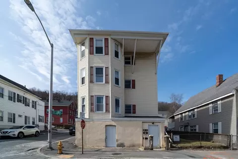 39 Wilson St, Worcester, MA 01604