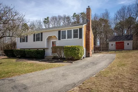 9 Tartane Rd, Plymouth, MA 02360