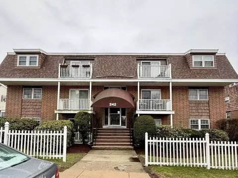 242 Mount Vernon St #5, Lawrence, MA 01843