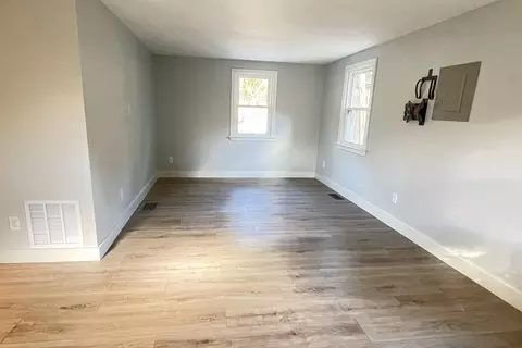 Living - 108 Lakeside Dr, Marstons Mills, MA 02648 photo 3 of 4