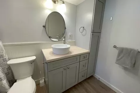 Bath - 108 Lakeside Dr, Marstons Mills, MA 02648 photo 3 of 4