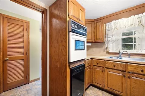 Kitchen - 23 Mumford Rd, Sutton, MA 01590 photo 2 of 2