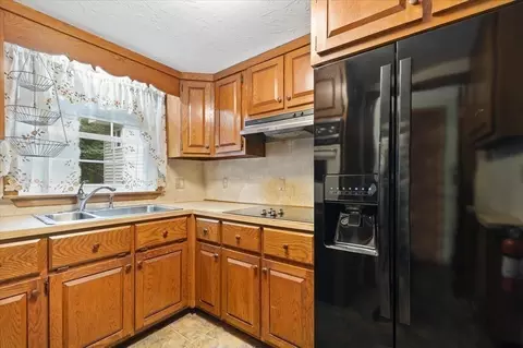 Kitchen - 23 Mumford Rd, Sutton, MA 01590 photo 1 of 2